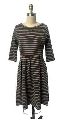 Boden Loulou Skater Dress Gray Stripe Heavy Knit Pleated 3/4 Sleeve US Size 6 L